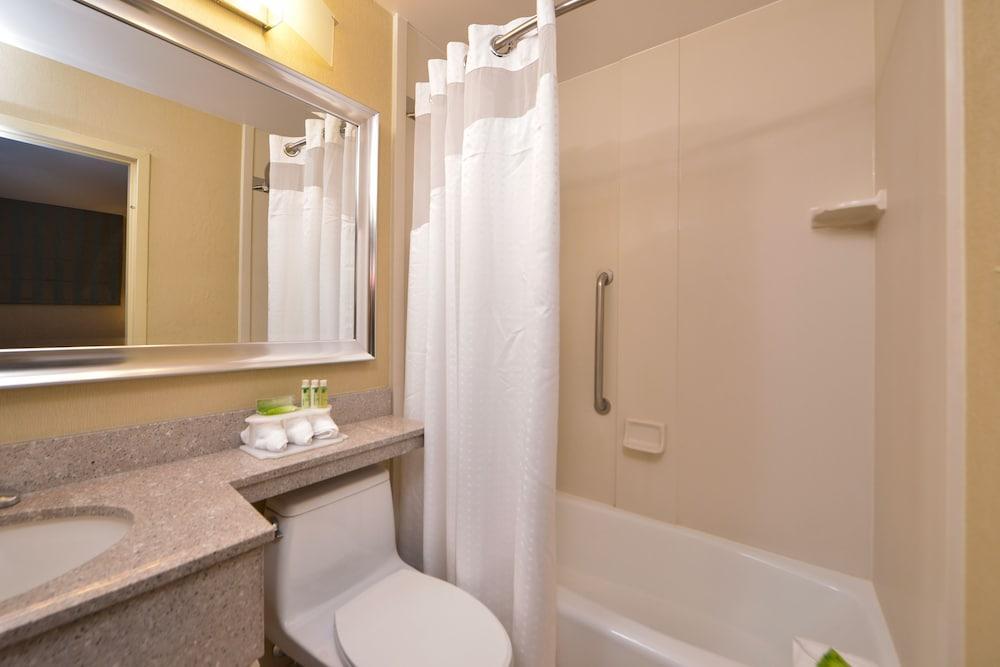 Holiday Inn Express Kennedy Airport, An Ihg Hotel New York Exterior foto