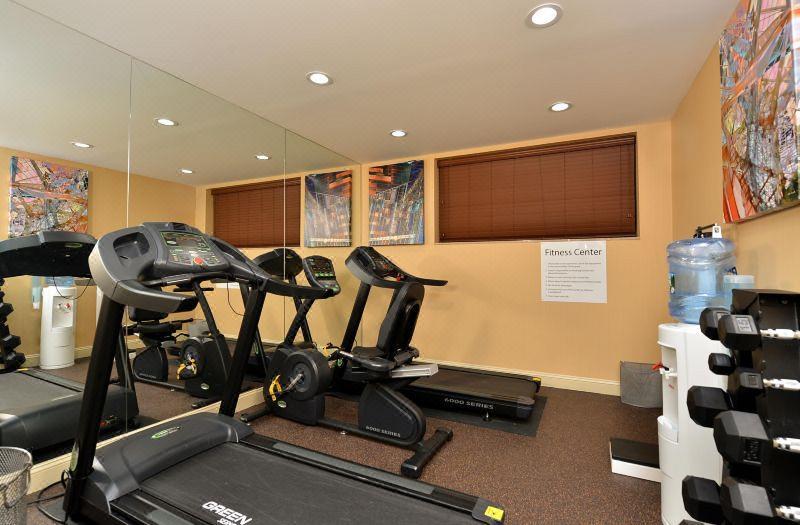 Holiday Inn Express Kennedy Airport, An Ihg Hotel New York Exterior foto