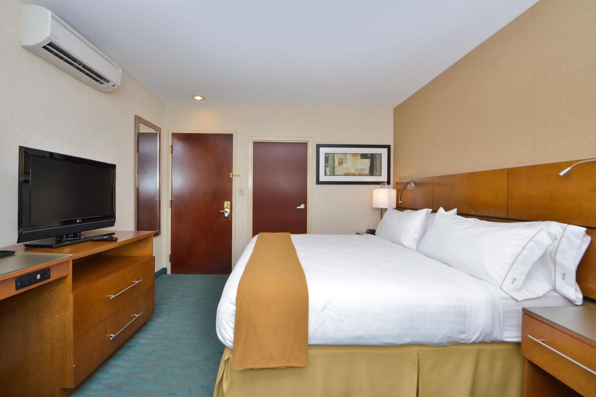 Holiday Inn Express Kennedy Airport, An Ihg Hotel New York Exterior foto