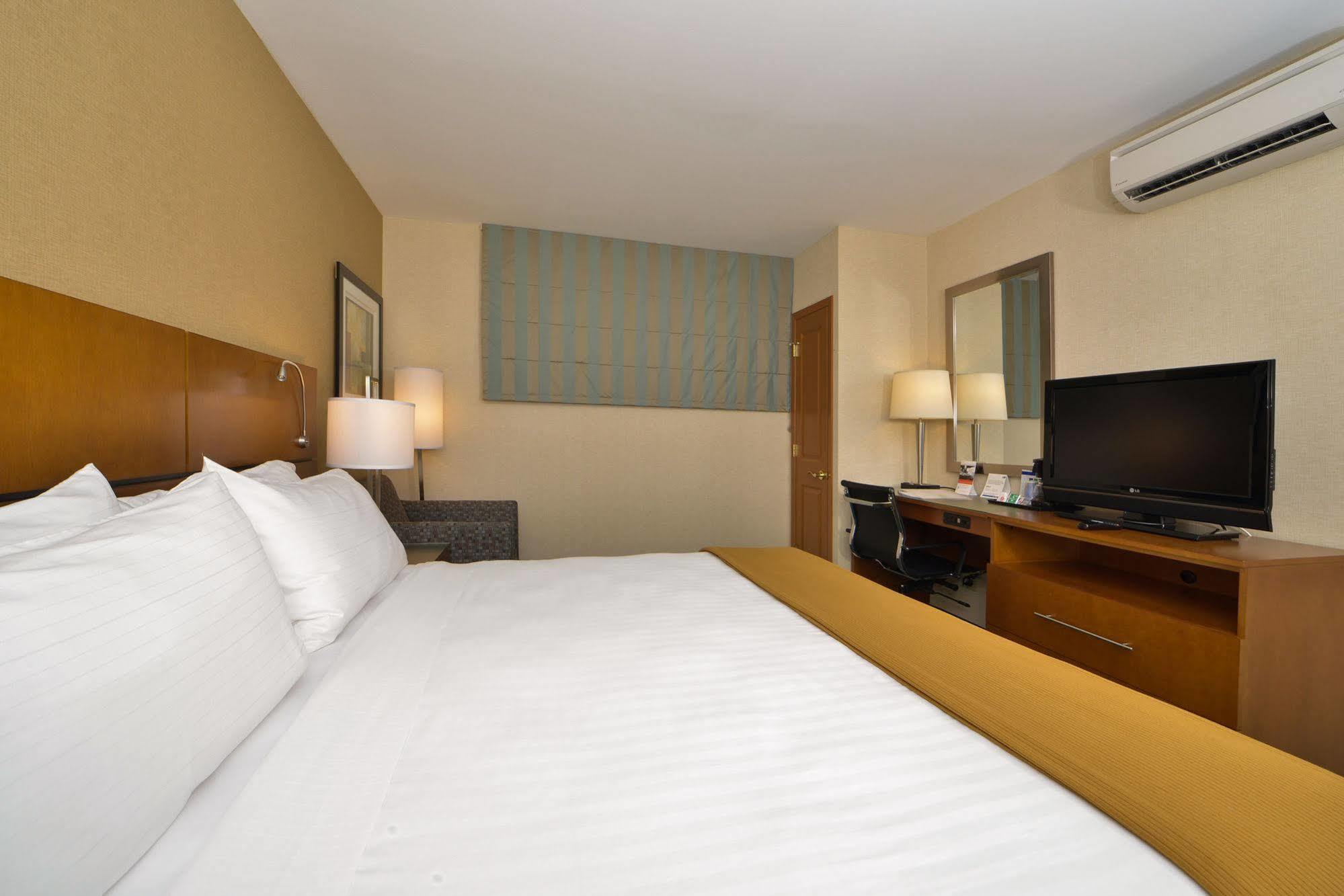 Holiday Inn Express Kennedy Airport, An Ihg Hotel New York Exterior foto